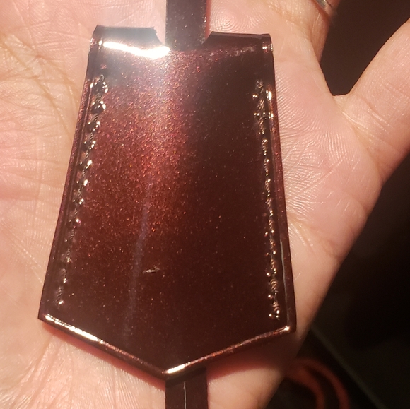 Authentic Louis Vuitton Amarante Vernis Clochette - Picture 6 of 6